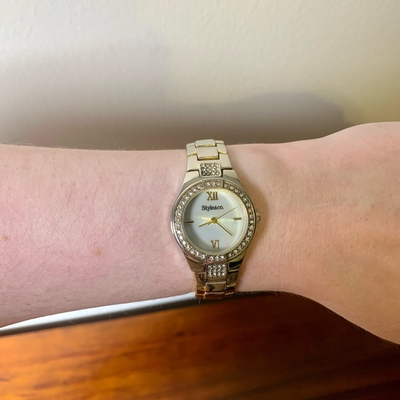 Ladies watch with mother of pearl dial - Picture 4 of 9